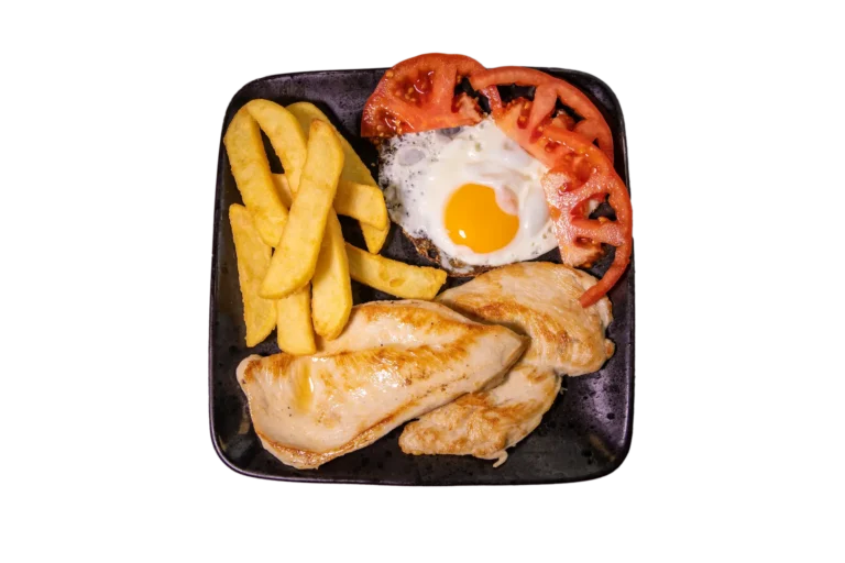 Pollo a la plancha con patatas y huevo